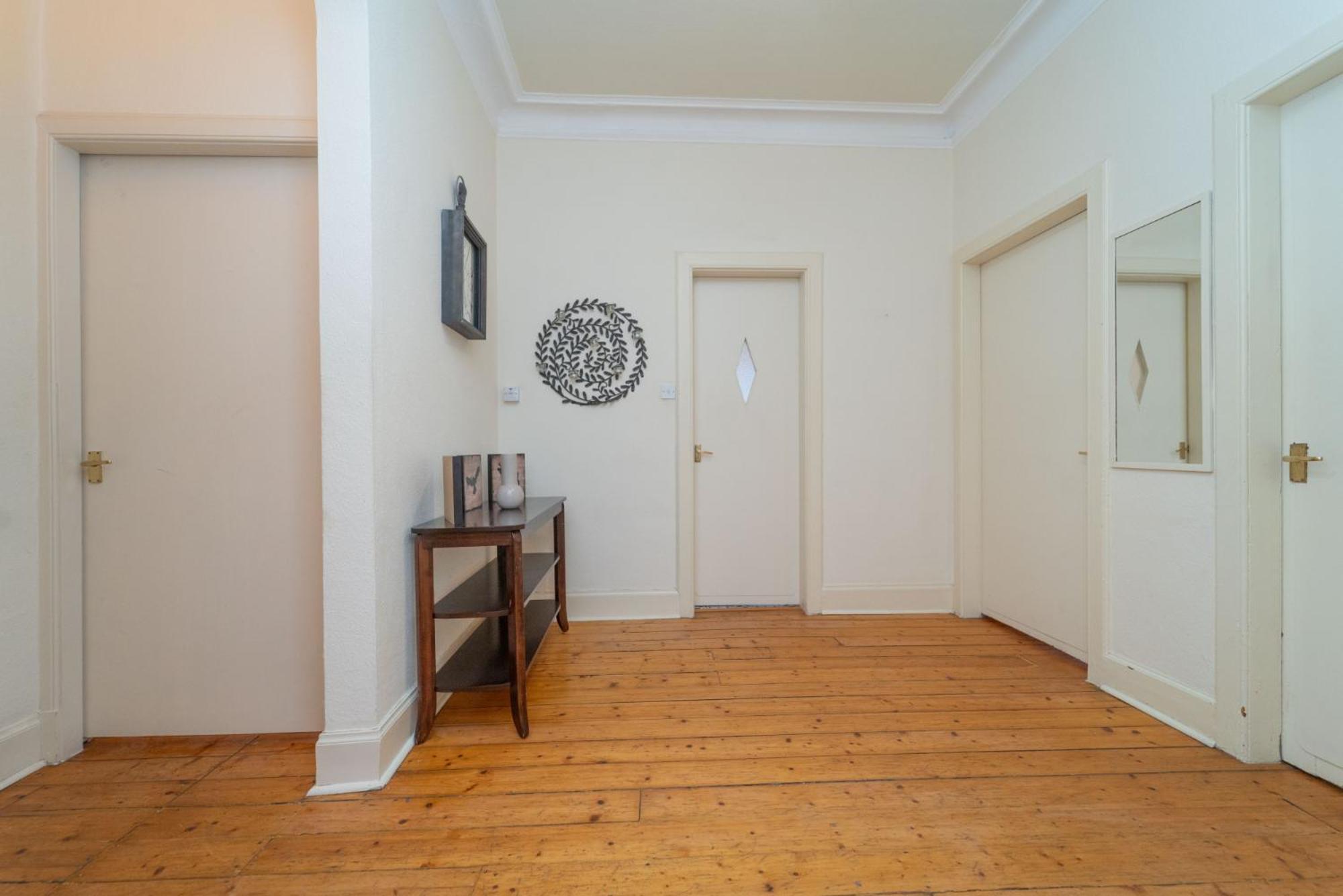 Large City Corner Apartment Единбург Екстер'єр фото