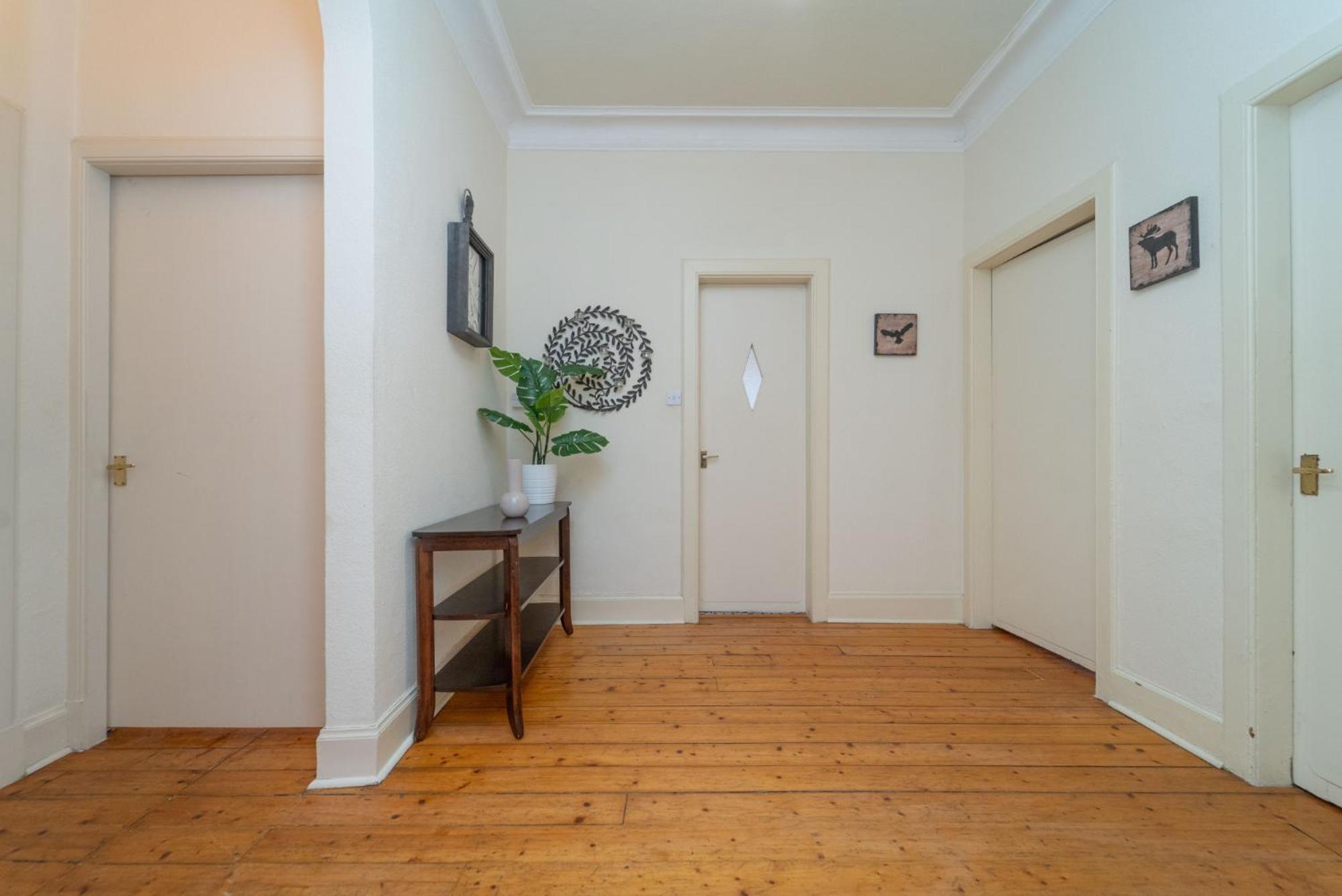 Large City Corner Apartment Единбург Екстер'єр фото